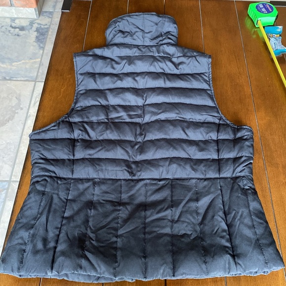 Awesome Black KENNETH COLE ‘Reaction’ Down Puffer Vest Size Medium - Picture 3 of 10